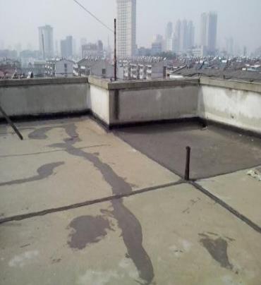 蓬莱漏水维修 楼顶漏水是什么原因，楼顶漏水维修方法是什么?